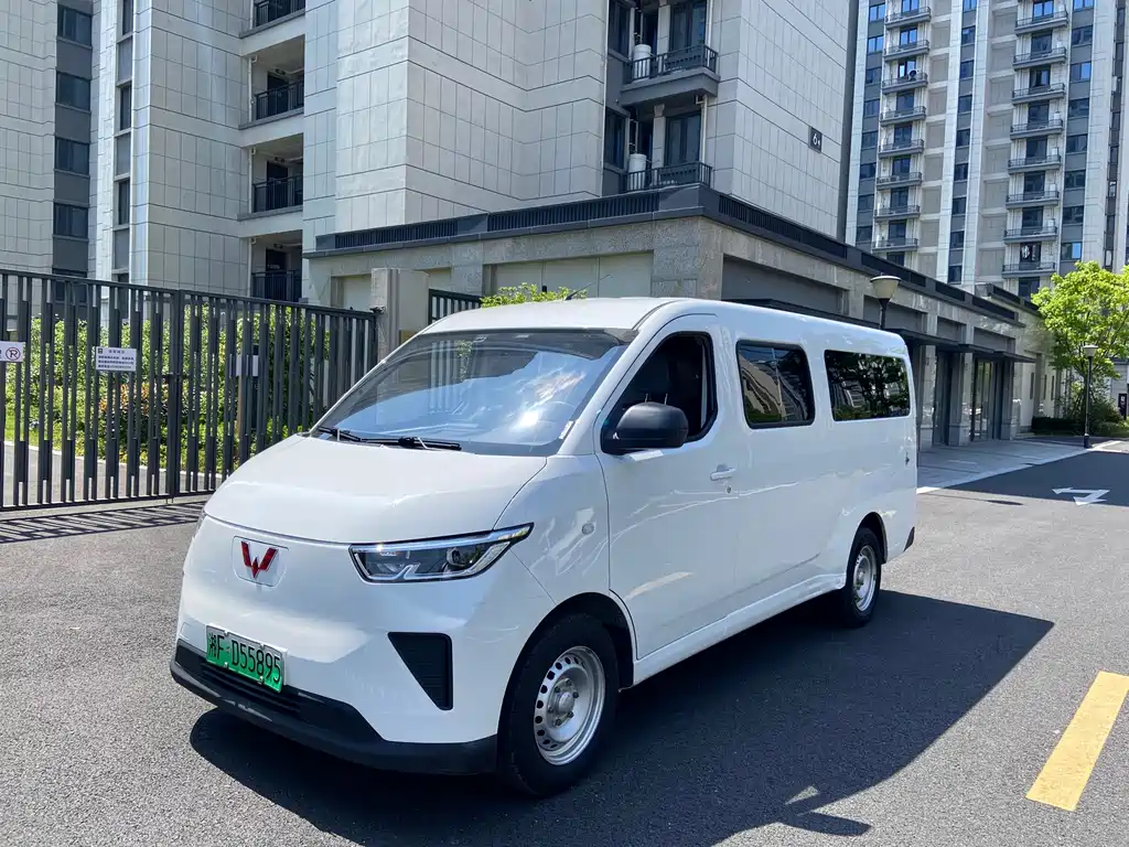 Wuling Yangguang 2024