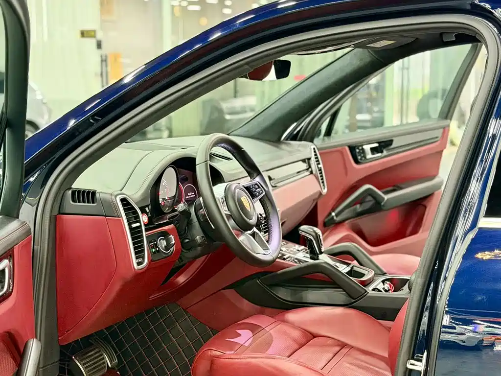 Porsche Cayenne — миниатюра 7