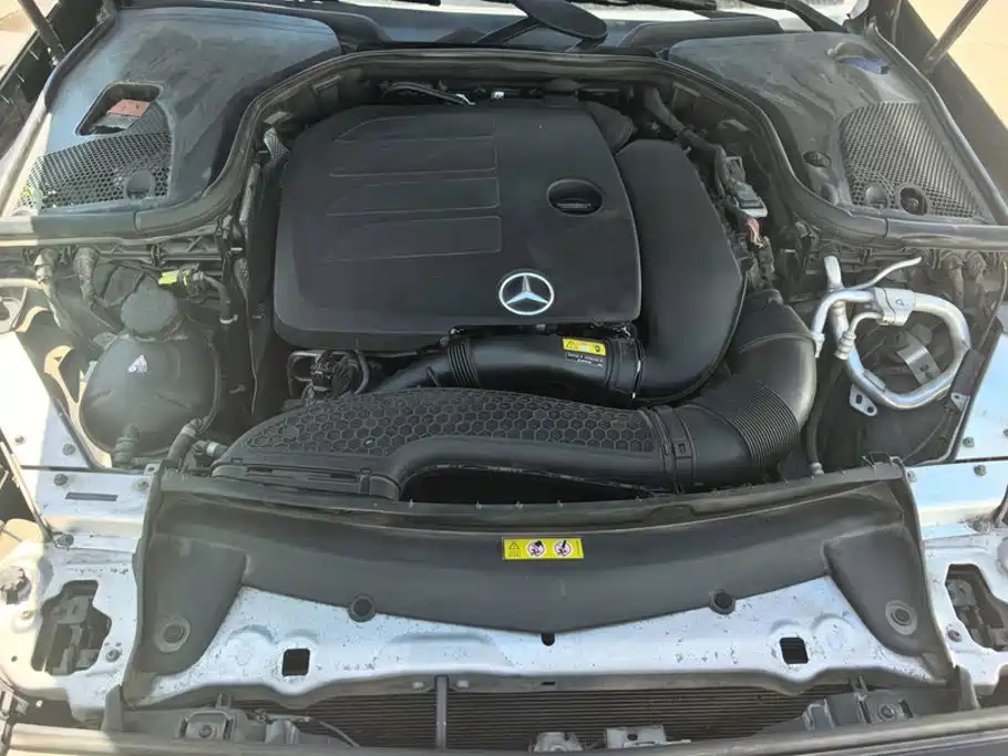Mercedes-Benz E-Class — миниатюра 10