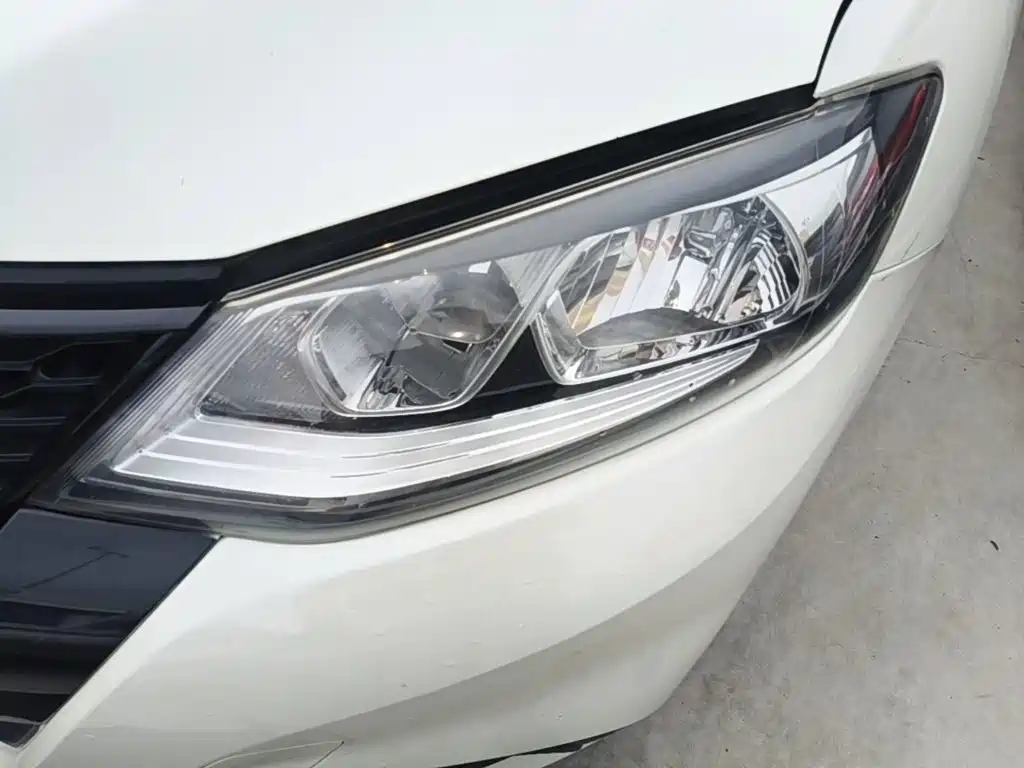 Nissan Tiida — миниатюра 24