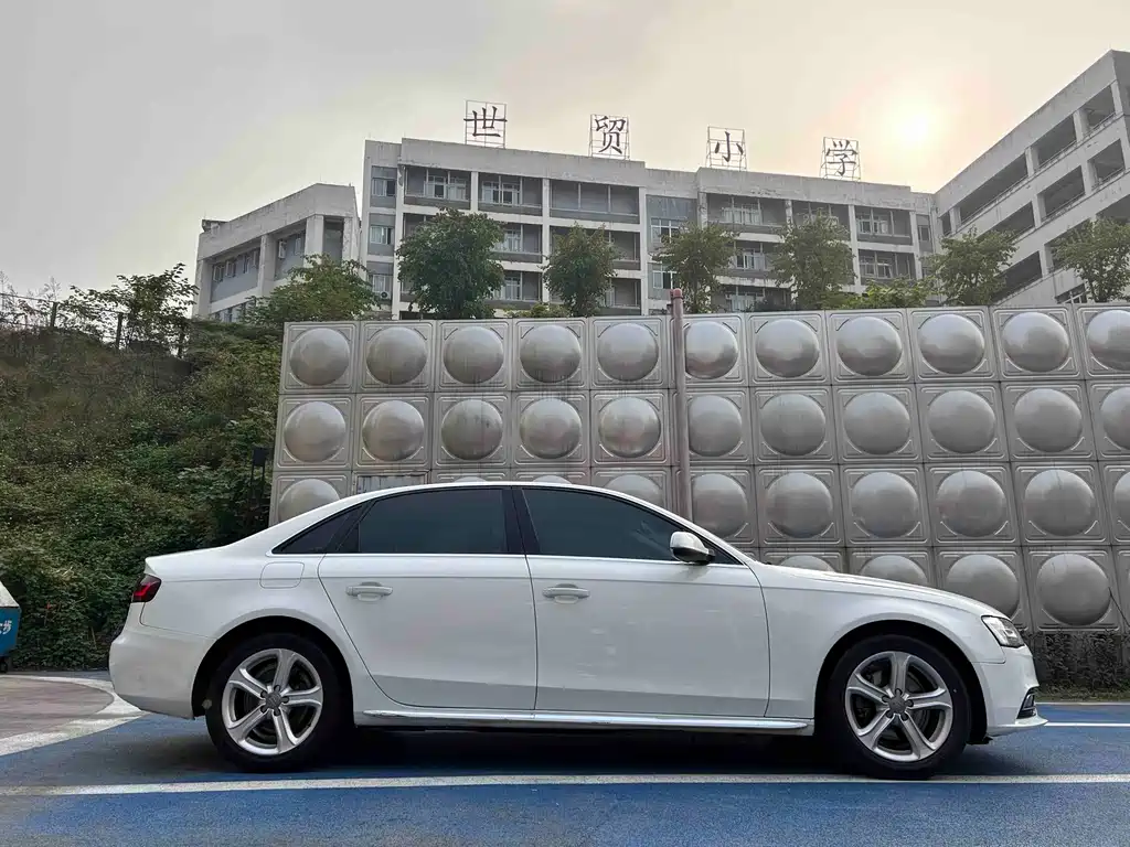 Audi A4L 2016