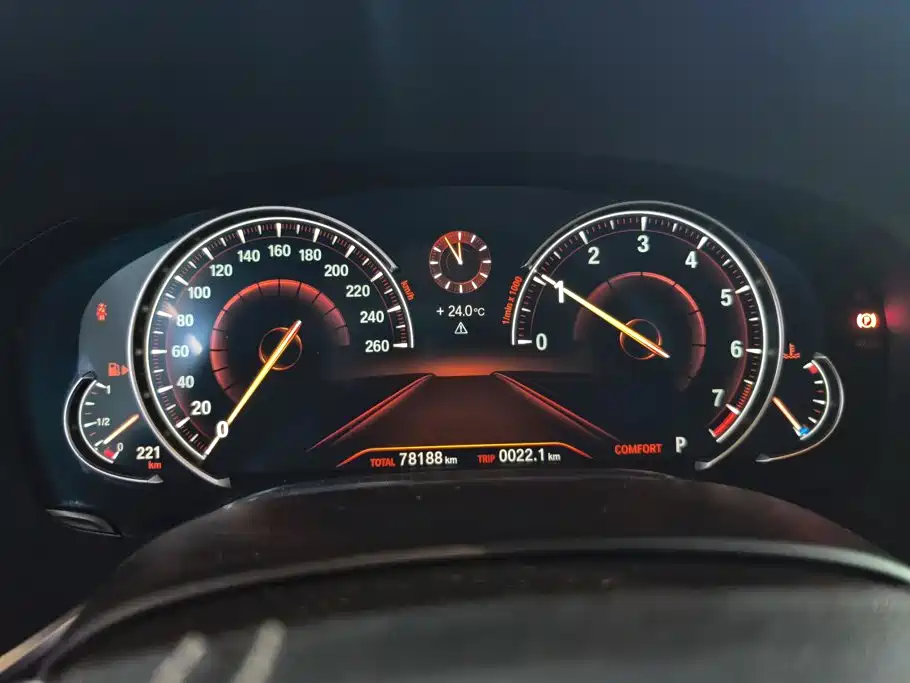 BMW 7 Series — миниатюра 14
