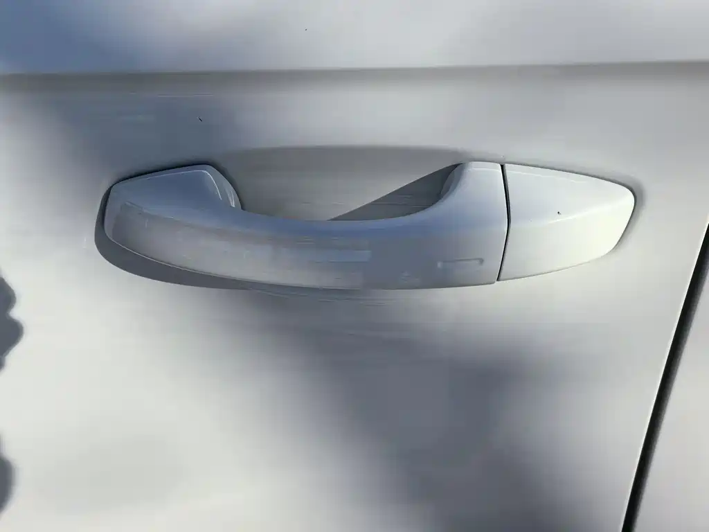 VOLKSWAGEN T ROC EXPLORING SONGS