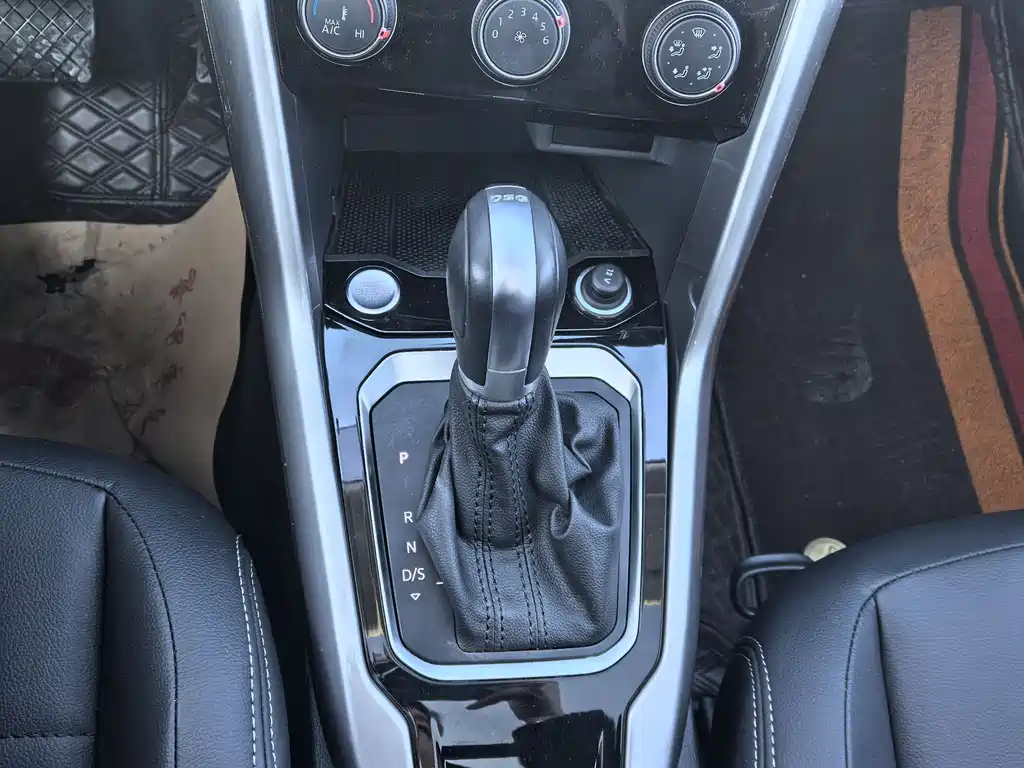 VOLKSWAGEN T ROC EXPLORING SONGS