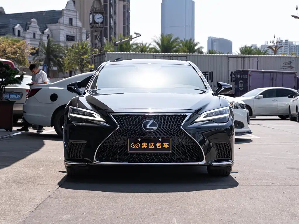 LEXUS LS