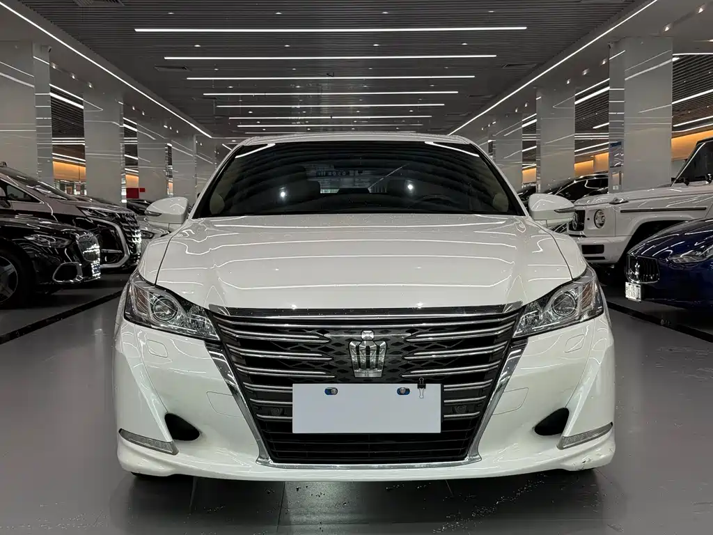 Toyota Crown 2015 2.0T Fashion