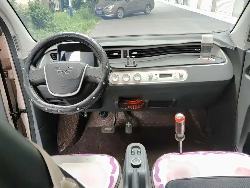 Wuling MINIEV — миниатюра 6