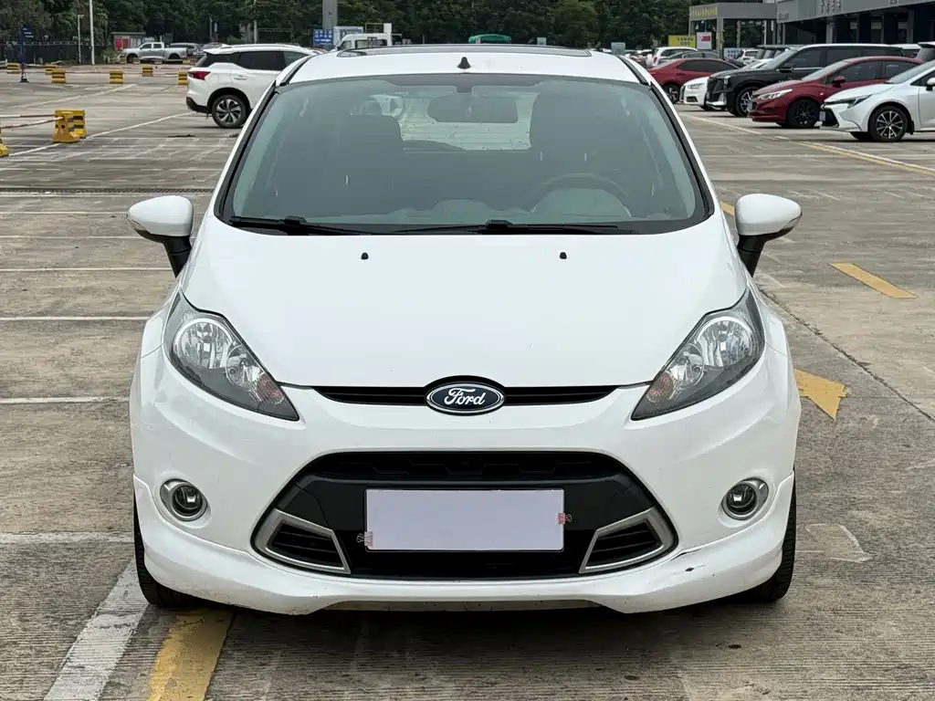 Ford Fiesta 2012 1.5L AT