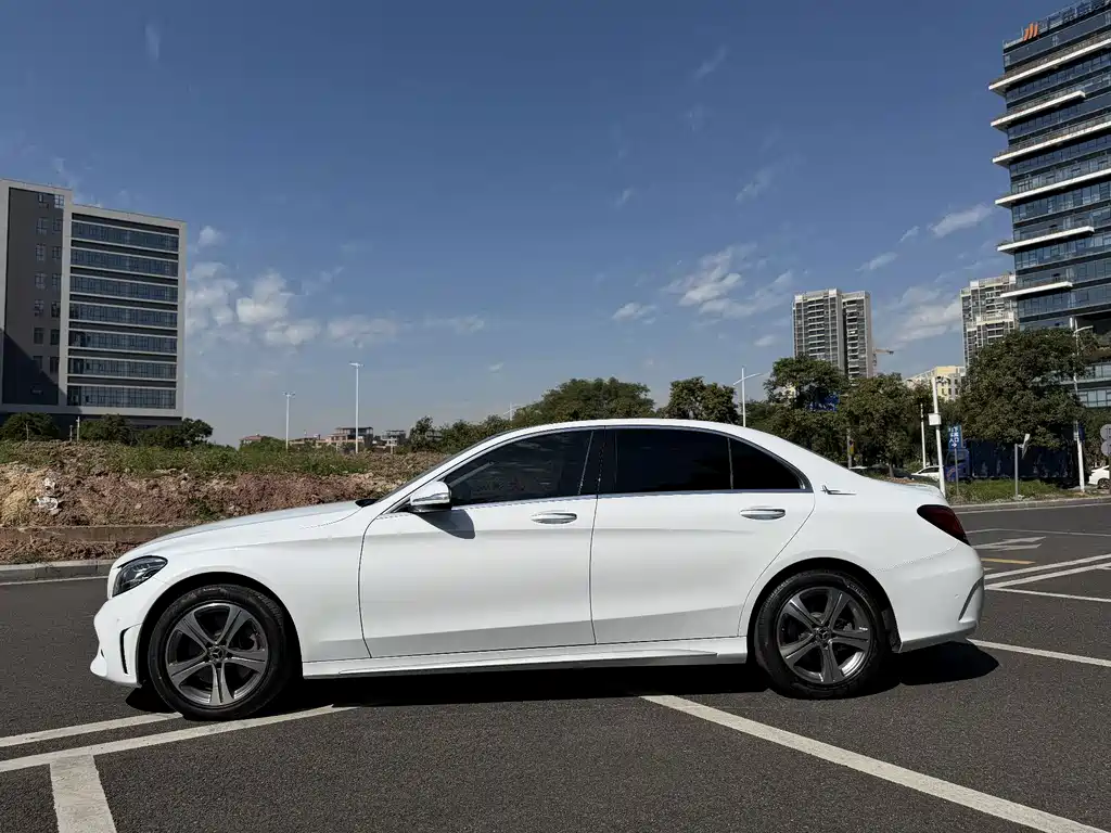 Mercedes-Benz C-Class — миниатюра 4