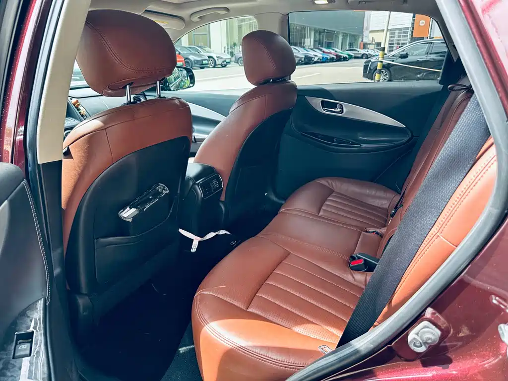 Infiniti QX50 — миниатюра 14