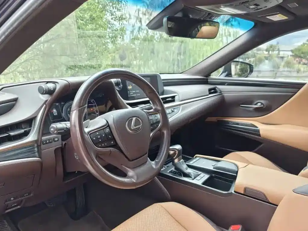 Lexus ES — миниатюра 6