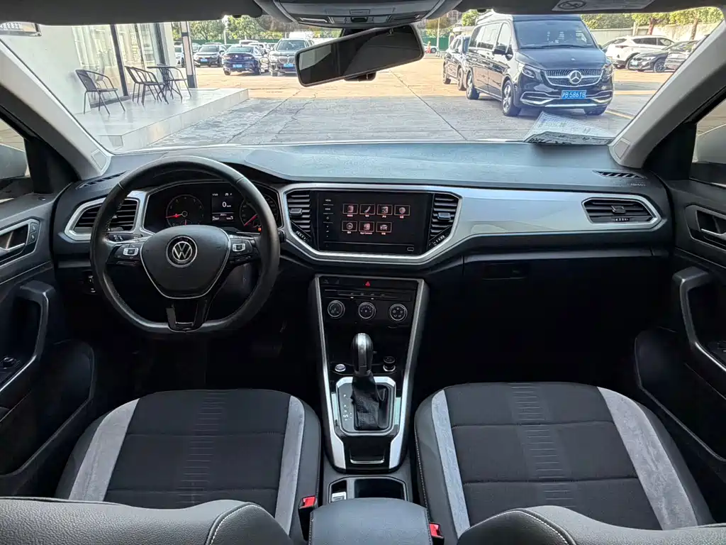 Volkswagen T-Roc — миниатюра 15