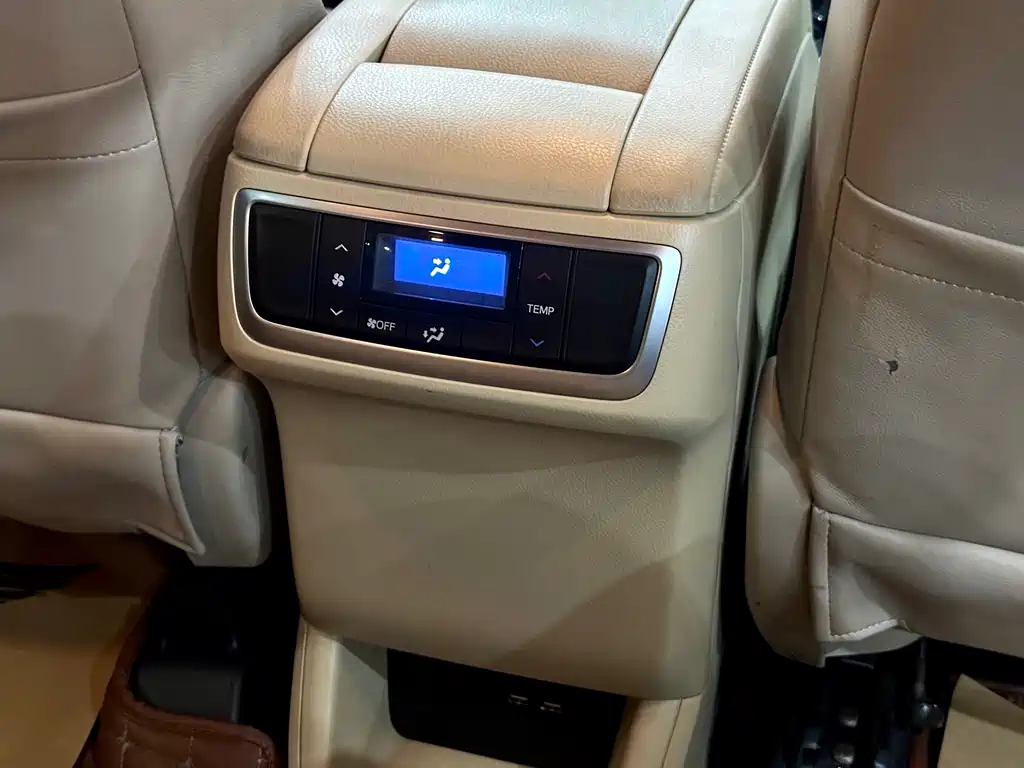 Toyota Highlander — миниатюра 12