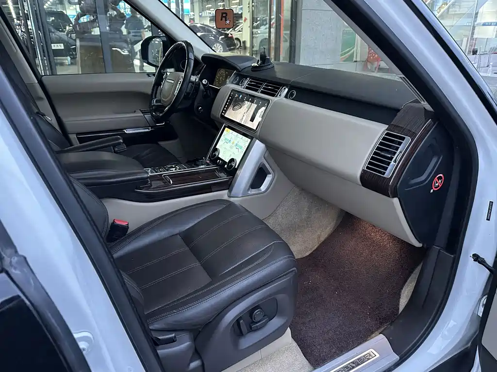 Land Rover Range Rover — миниатюра 8