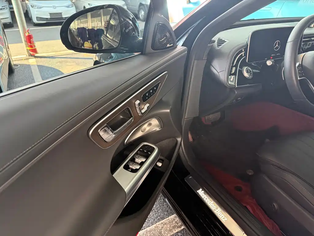 Mercedes-Benz E-Class — миниатюра 5