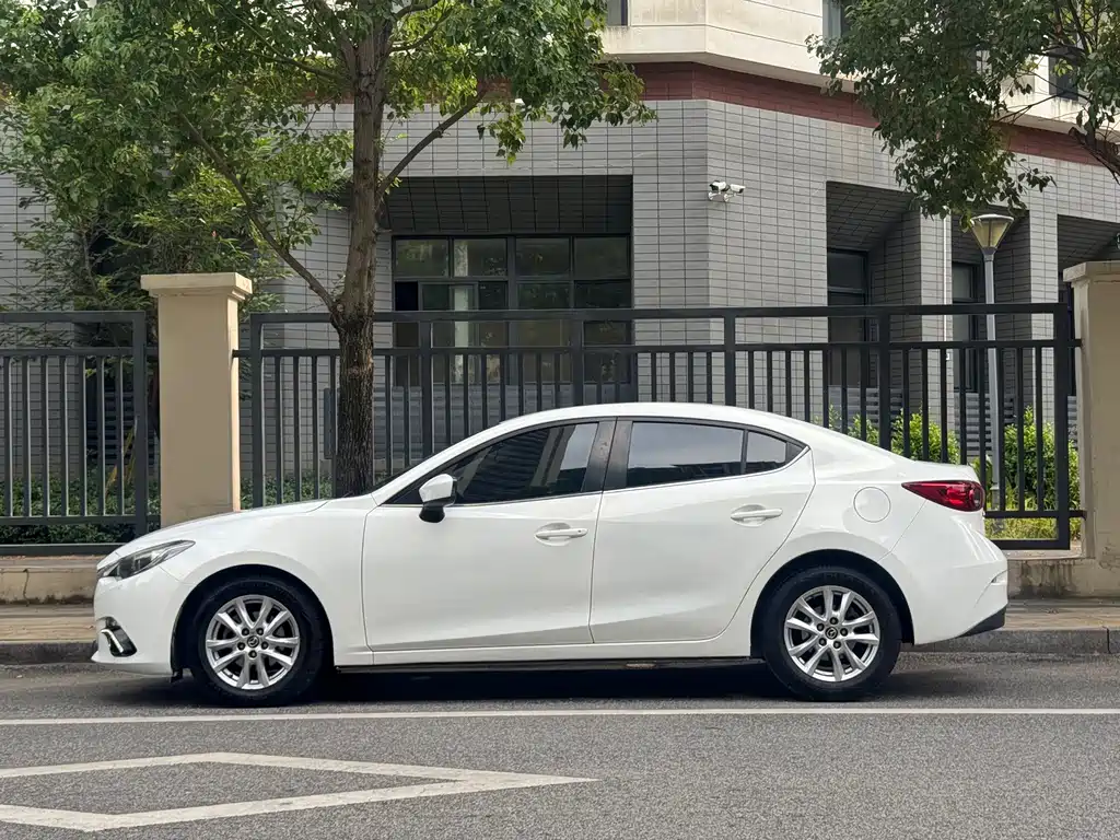 Mazda 3 Axela — миниатюра 9