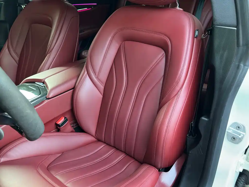 Maserati Quattroporte — миниатюра 11