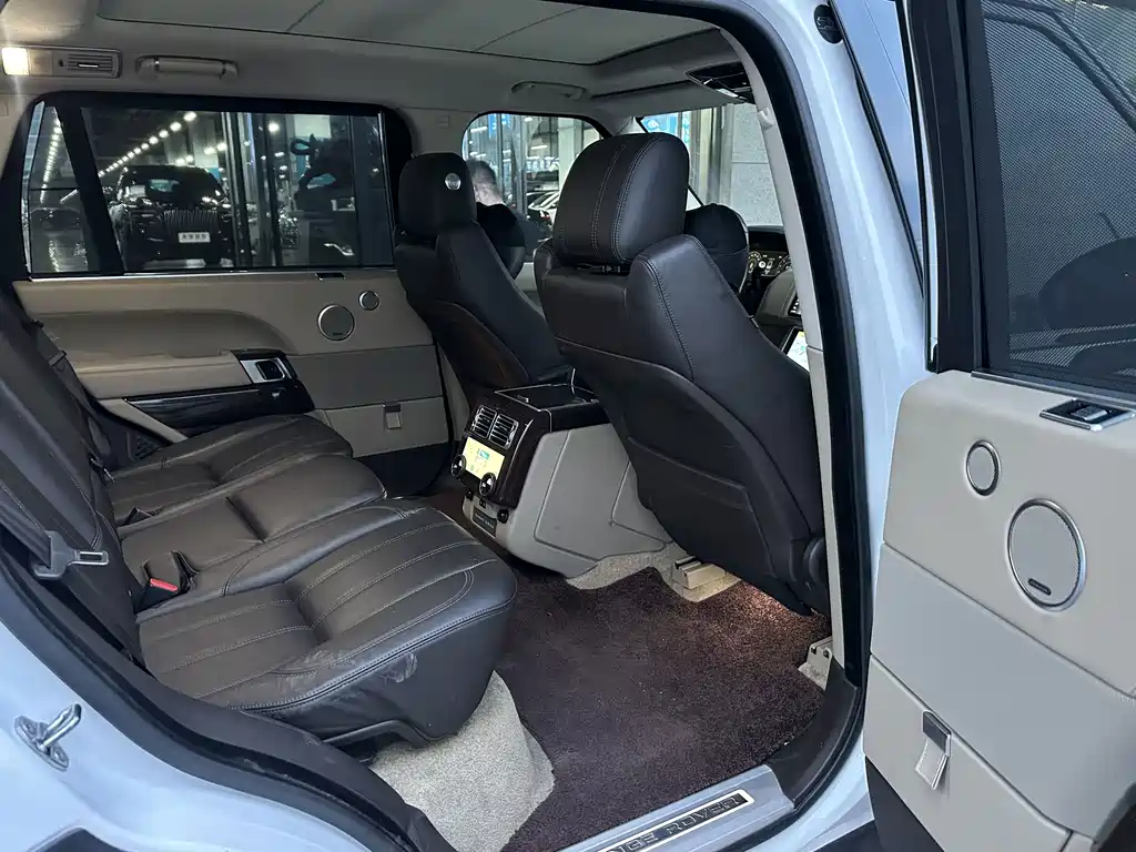 Land Rover Range Rover — миниатюра 6
