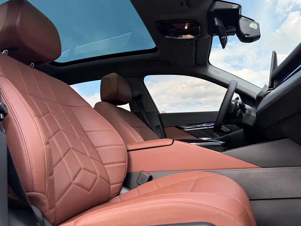 BMW 5 Series — миниатюра 17