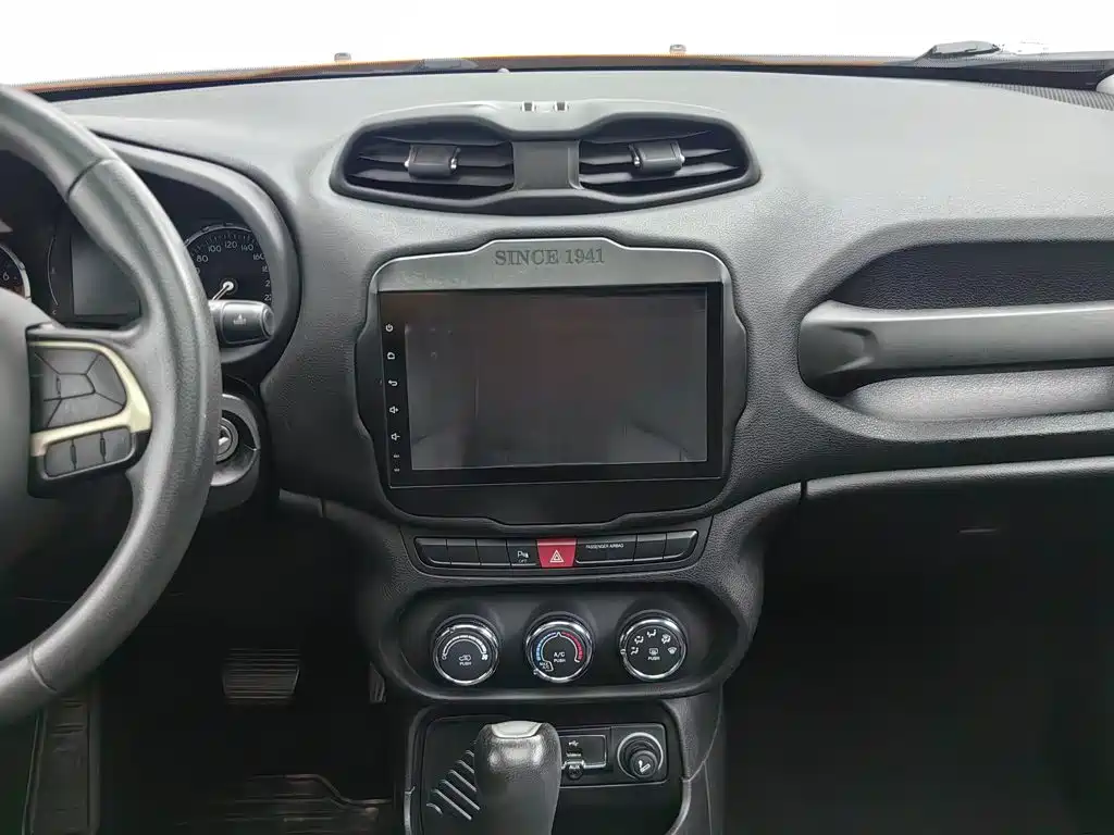 Jeep Renegade — миниатюра 12