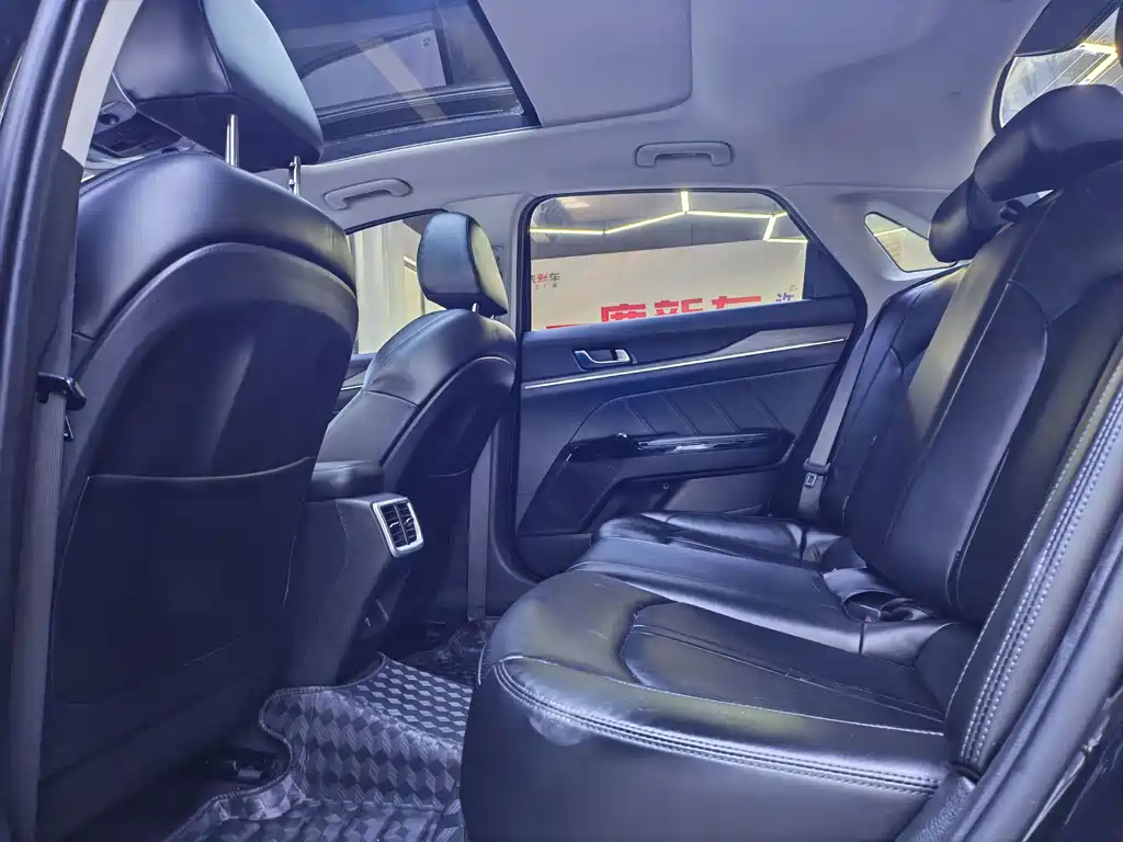 Kia K5 — миниатюра 15