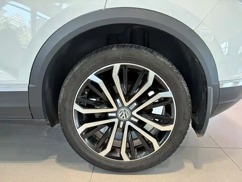Volkswagen T-Roc — миниатюра 15
