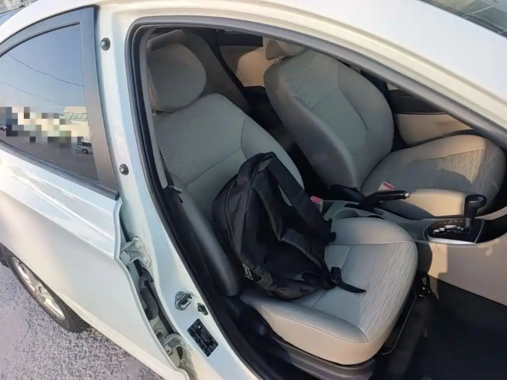 Hyundai Verna — миниатюра 25