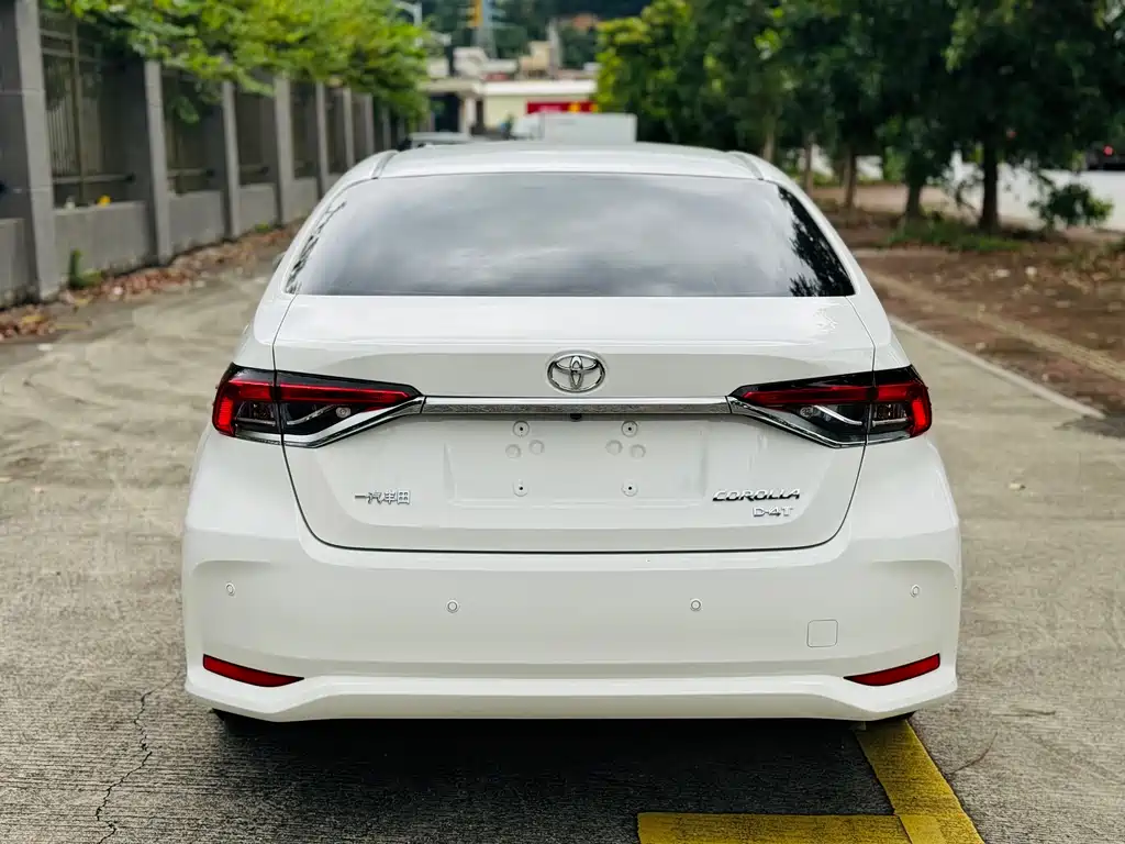 TOYOTA COROLLA