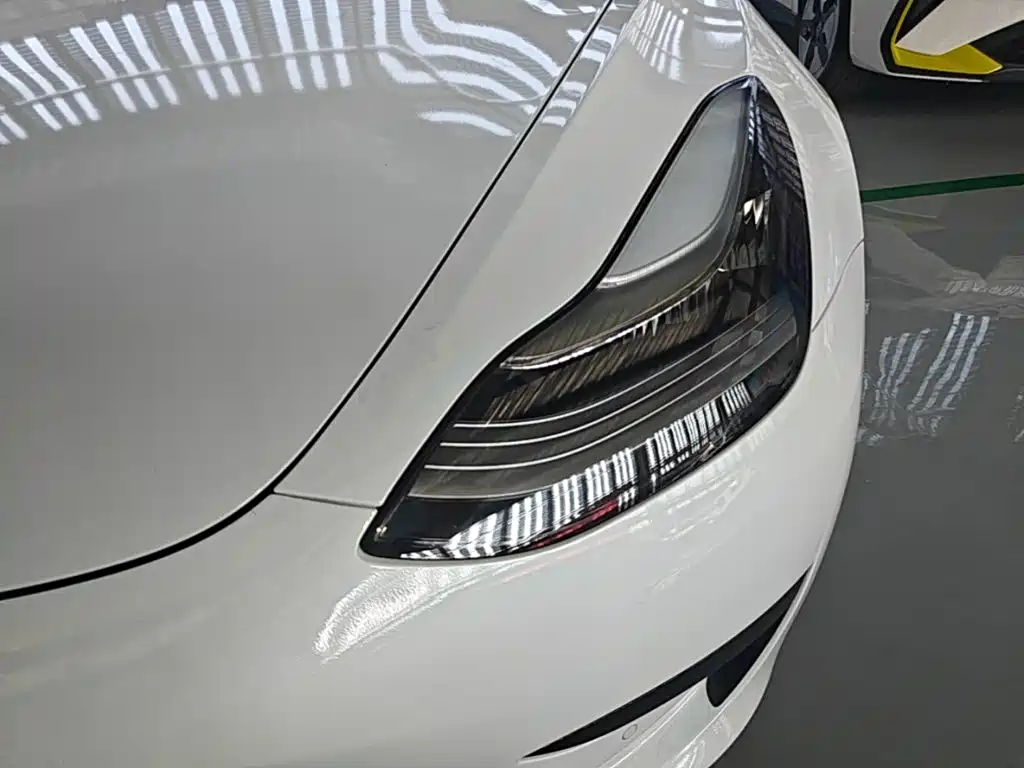 Tesla Model 3 — миниатюра 24