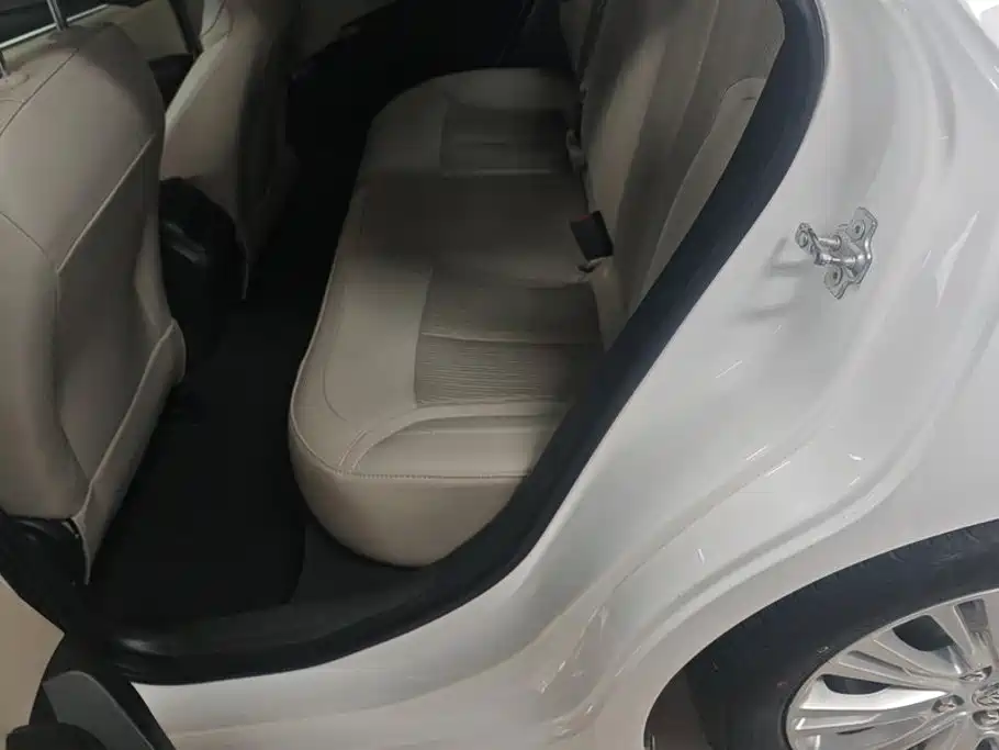 Buick Excelle — миниатюра 11