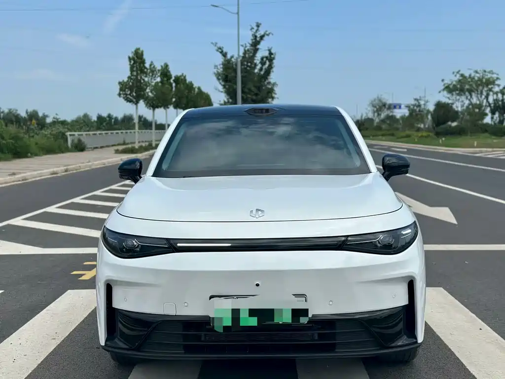 Leapmotor Leapmotor C10 — миниатюра 2