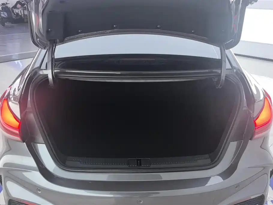 MG 5 2025 180DVVT Luxury