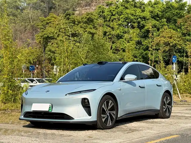 NIO NIO ET5 2024