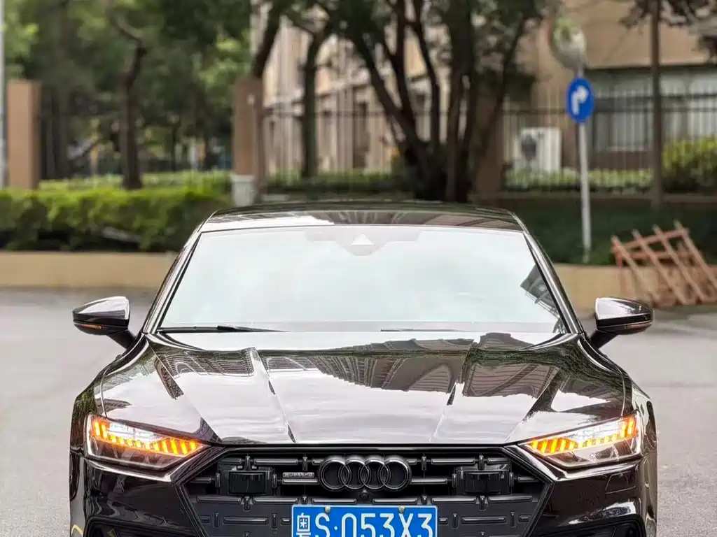 Audi A7L 2023 55 TFSI quattro S-line