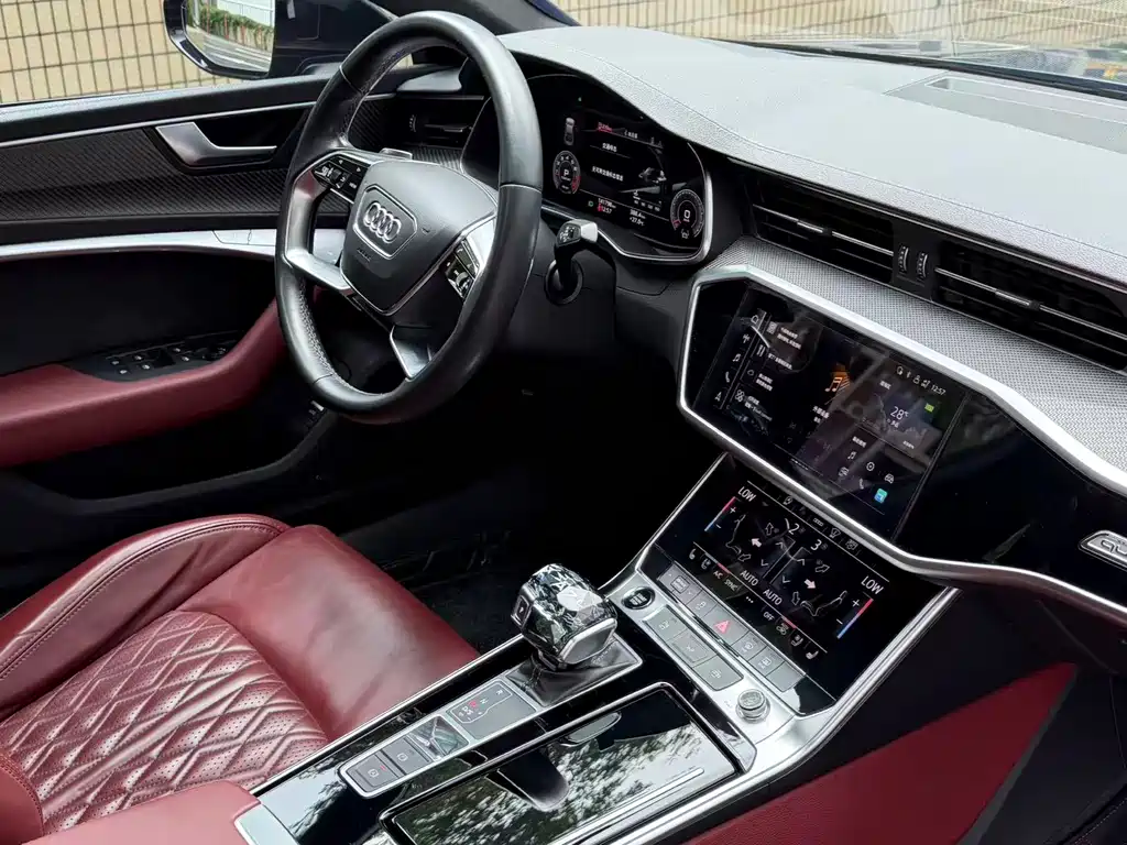 Audi A7L 2023 55 TFSI quattro S-line