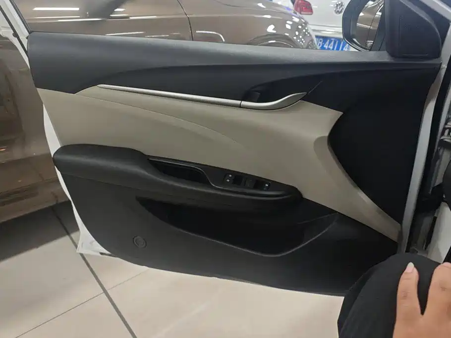 Buick Excelle — миниатюра 7