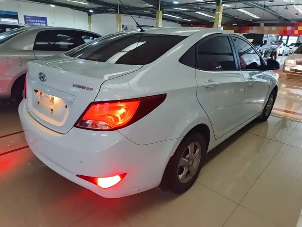 Hyundai Verna — миниатюра 7