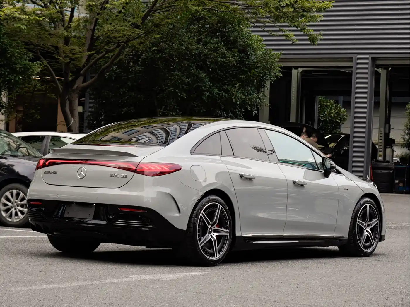 Mercedes-Benz EQE AMG