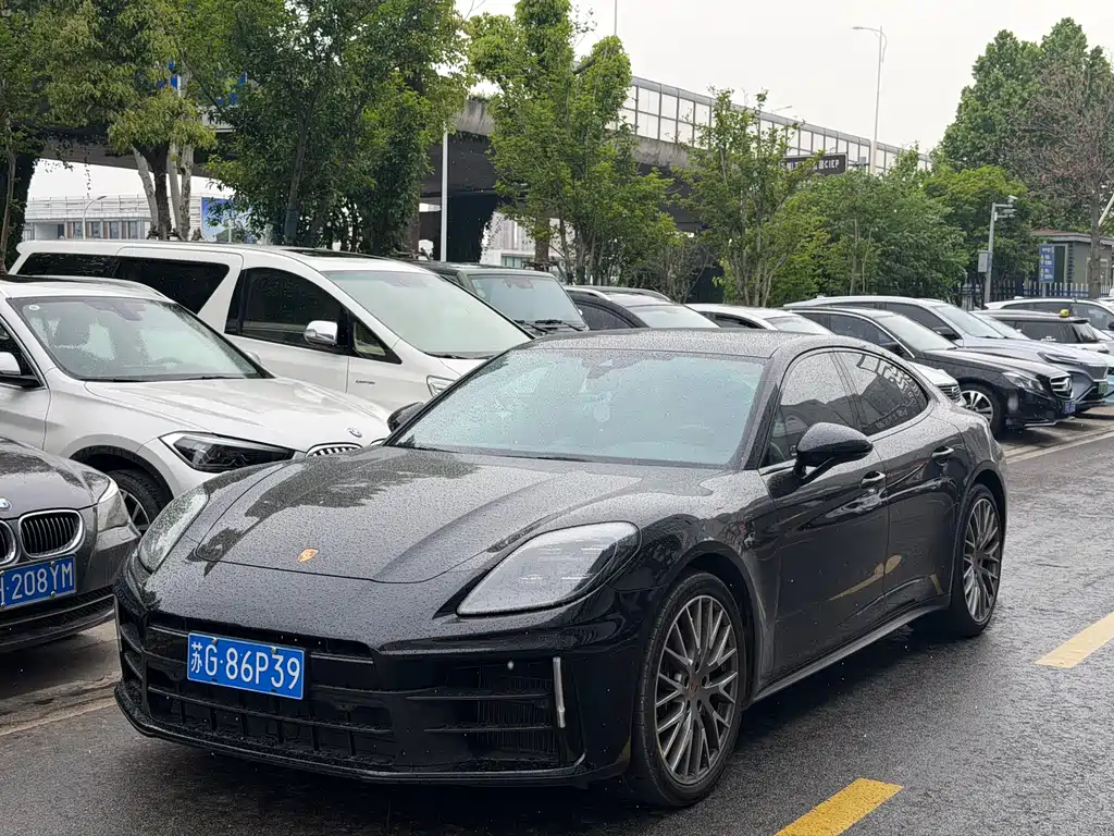 Porsche Panamera 2024