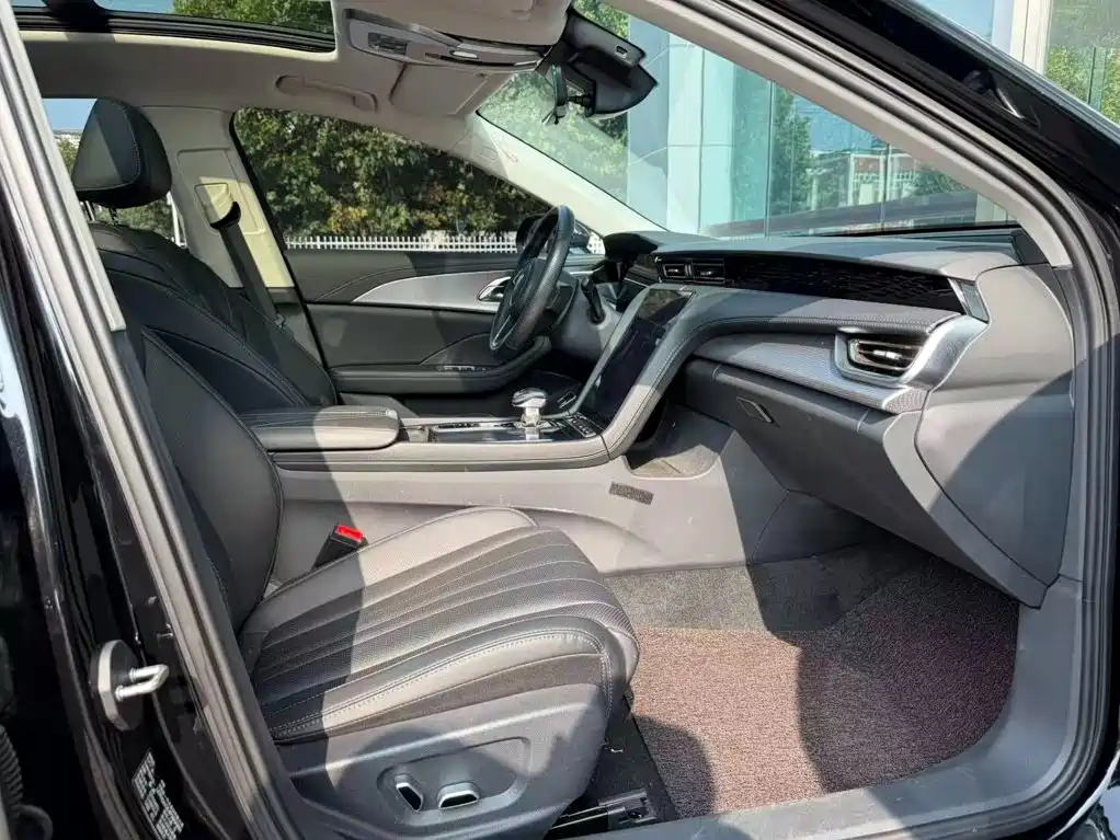 Hongqi Hongqi H5 — миниатюра 12
