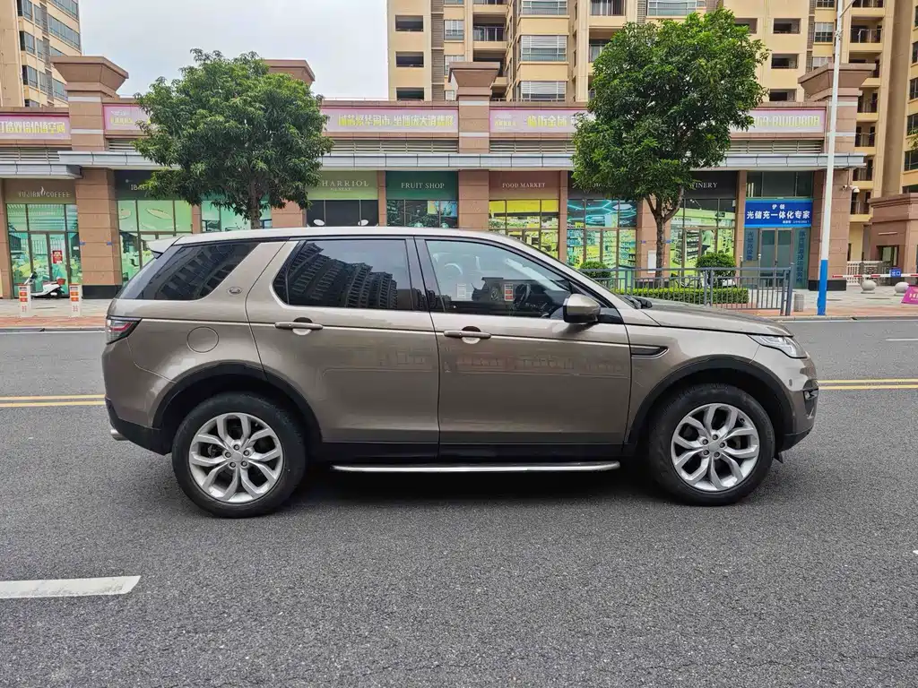 Land Rover Discovery Sport — миниатюра 8