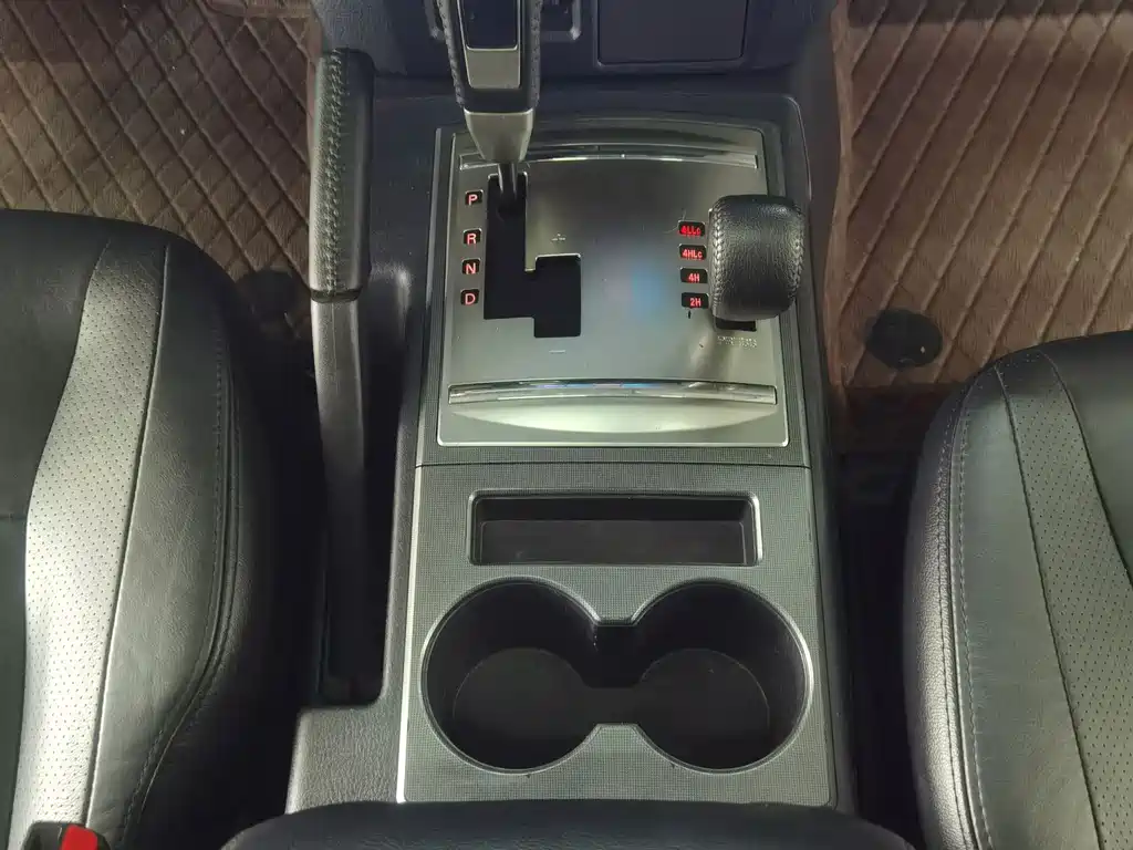 Mitsubishi V93 2011 3.0L AT
