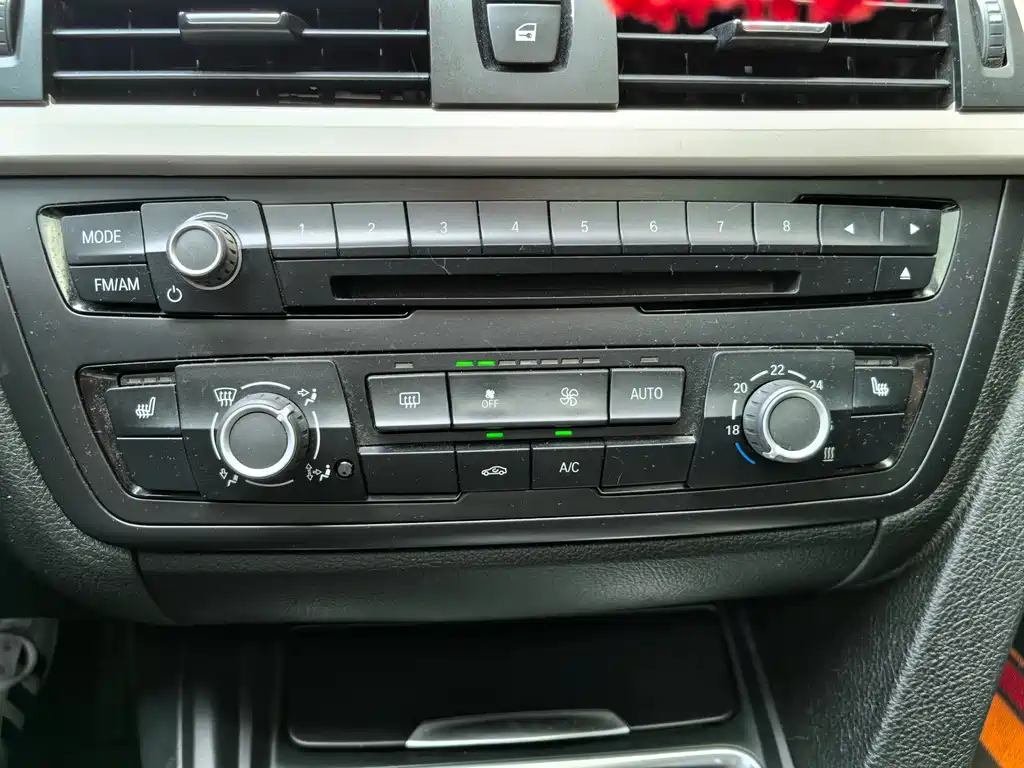 BMW 3 Series — миниатюра 13