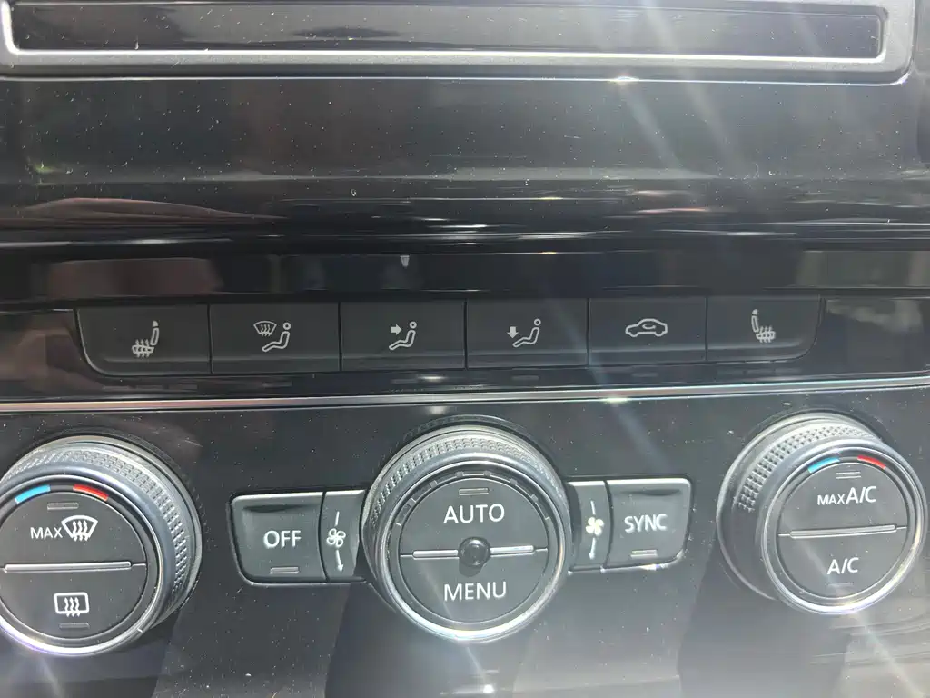 Volkswagen Golf 2014 1.4TSI AT Flagship