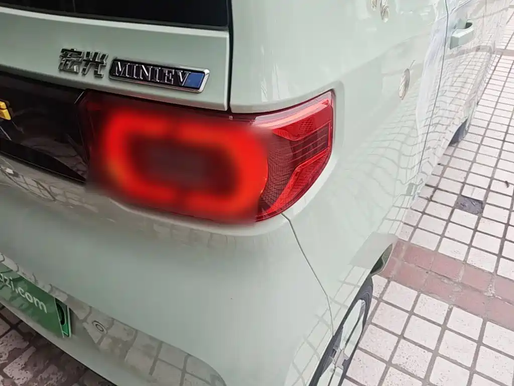 Wuling MINIEV — миниатюра 8
