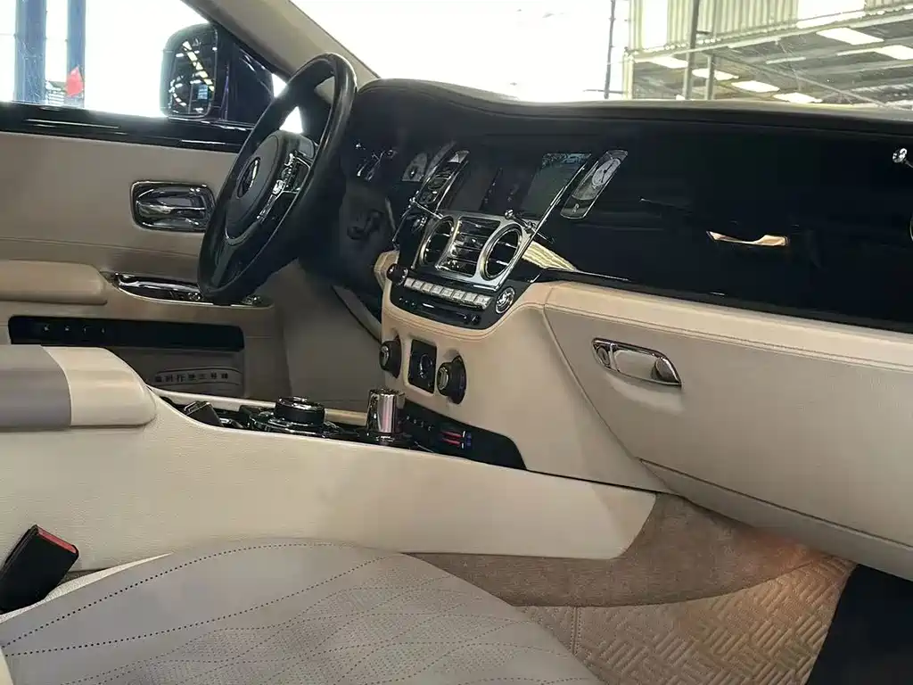Rolls-Royce Ghost — миниатюра 4