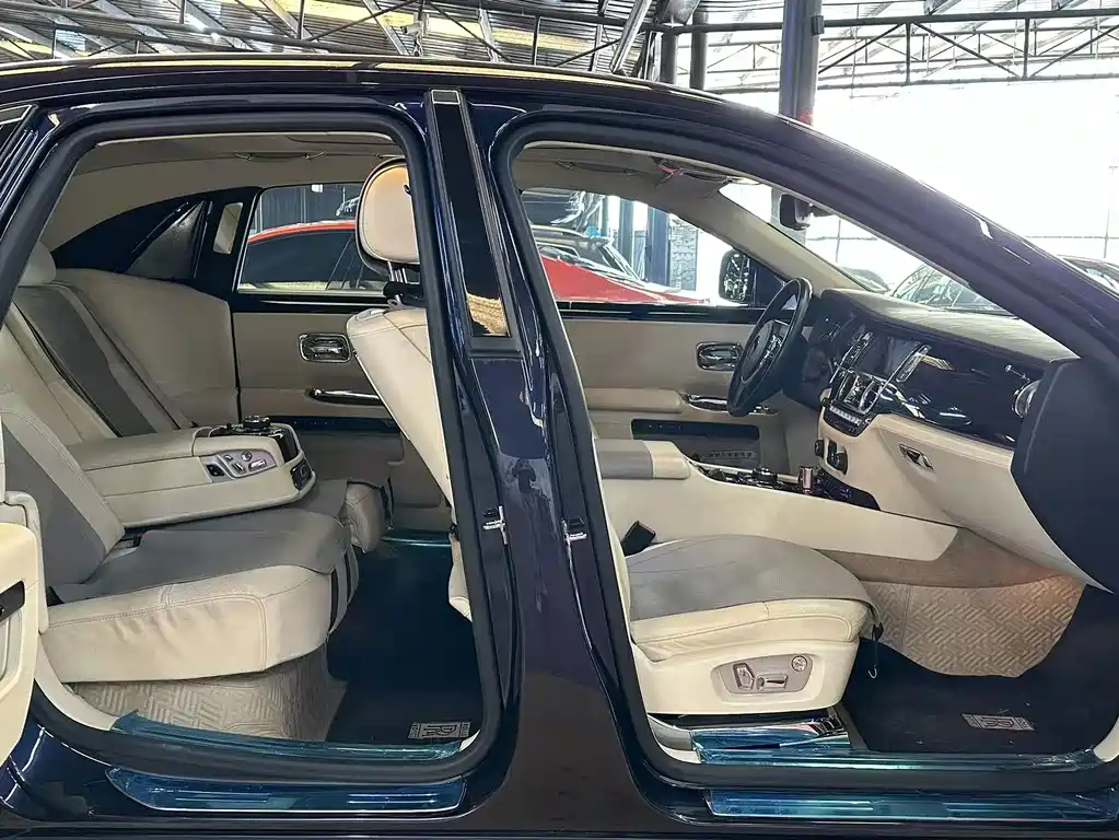 Rolls-Royce Ghost — миниатюра 6