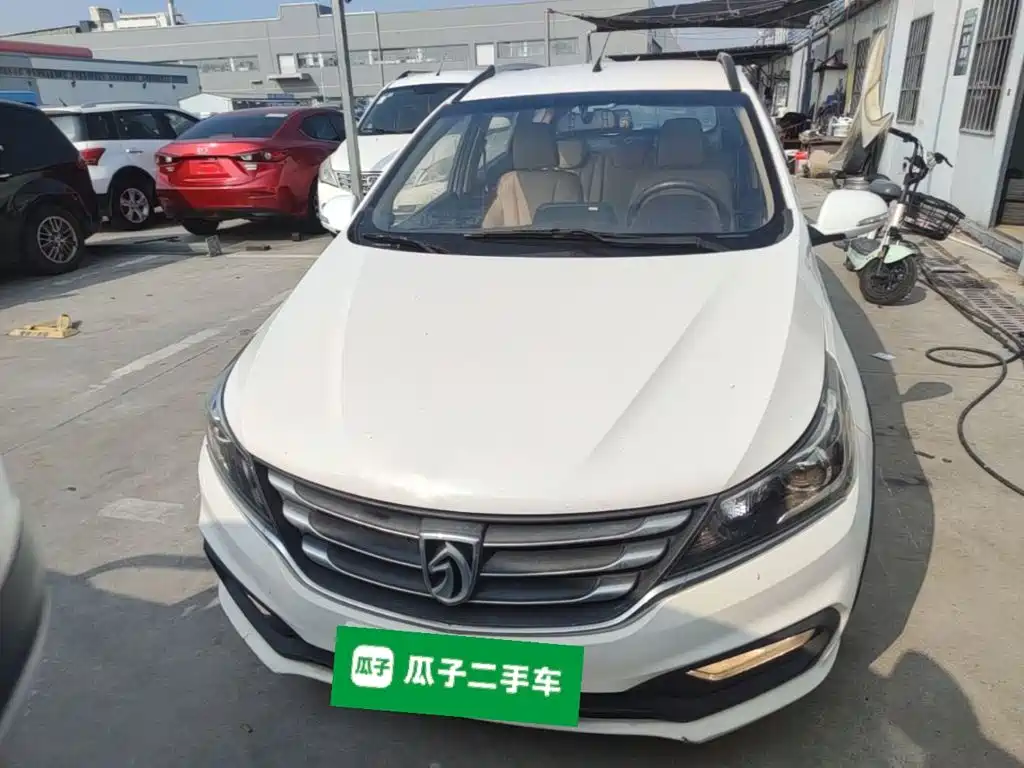 Baojun 310W — миниатюра 3