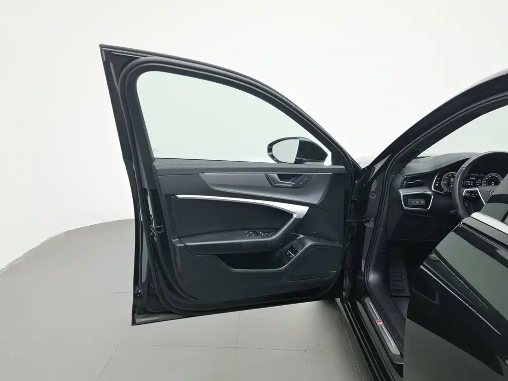 Audi A6L New Energy — миниатюра 8