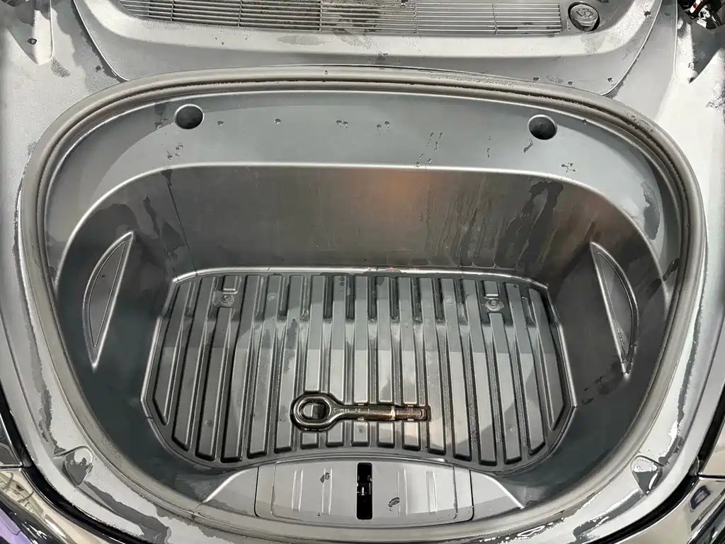 Tesla Model 3 — миниатюра 18